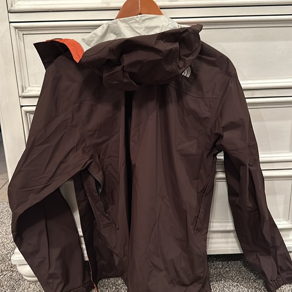 Men’s NorthFace Rainjacket - Picture 5 of 5